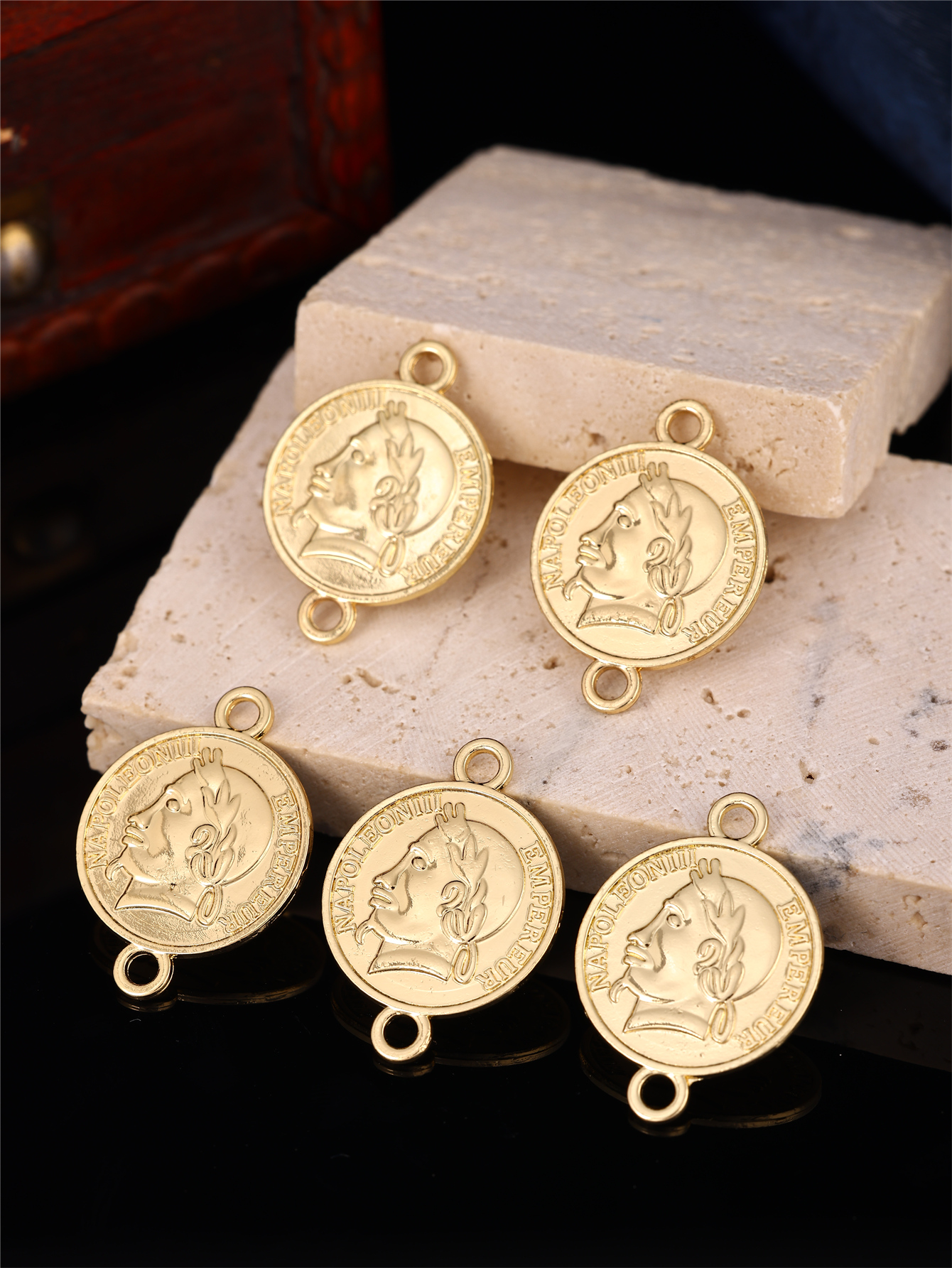 Coin-Shaped DIY Women's Robe A - Vintage Collector のレビューと価格