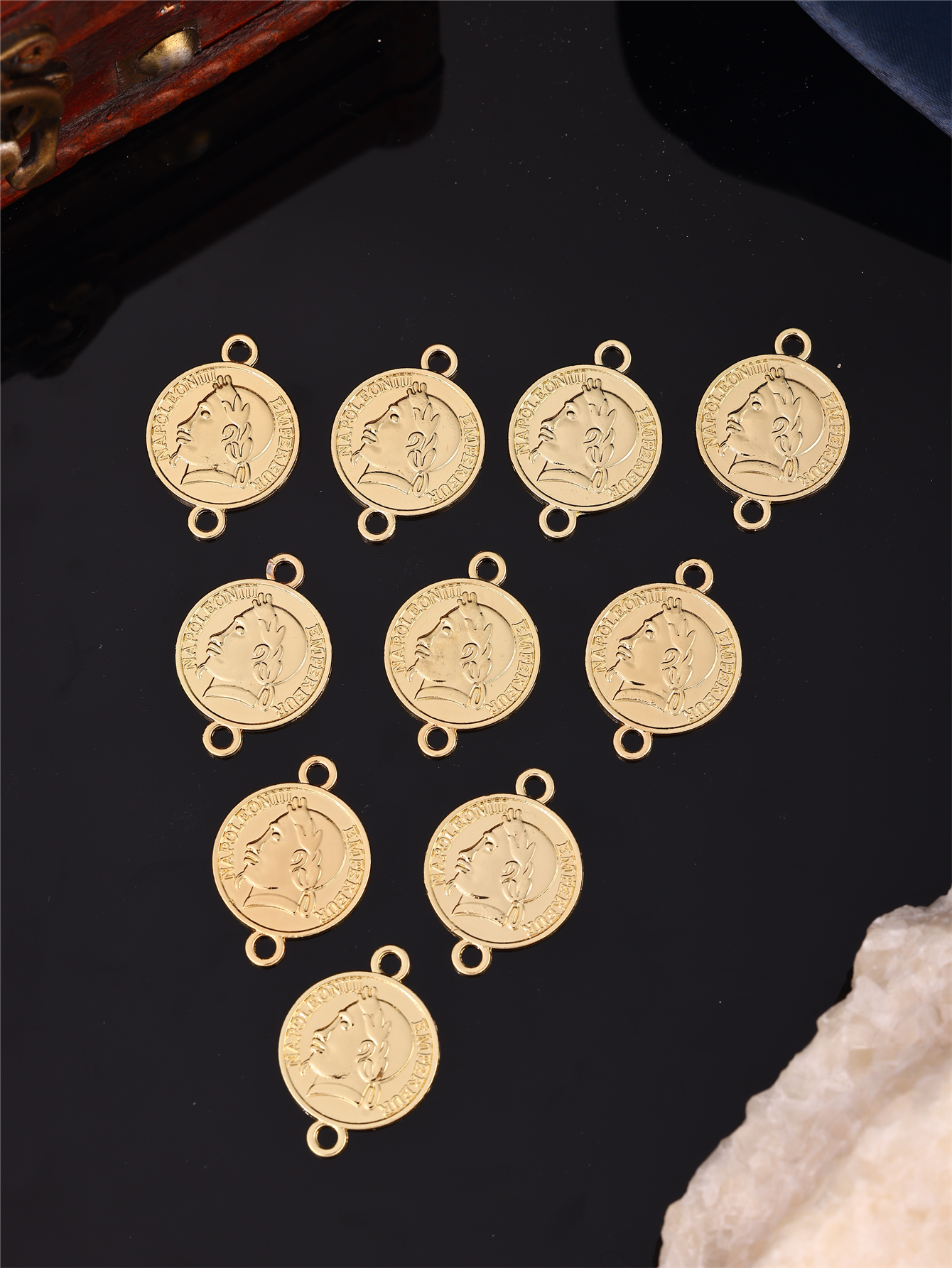 Coin-Shaped DIY Women's Robe A - Vintage Collector のレビューと価格