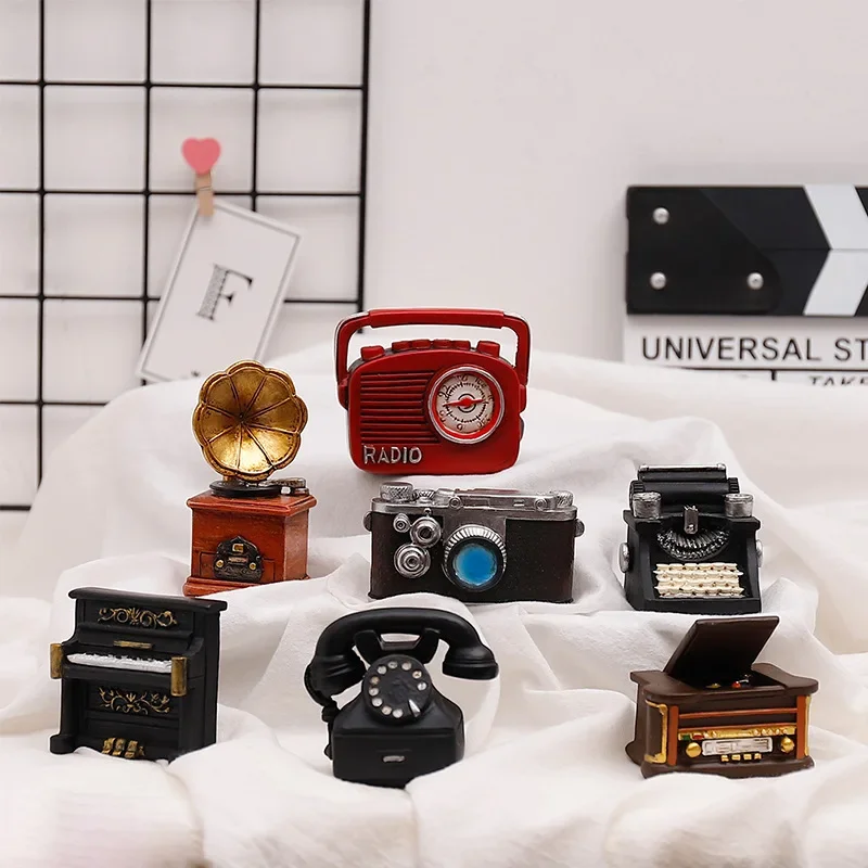 Vintage Mini Camera Decor Desk - Vintage Collectible Furniture のレビューと価格