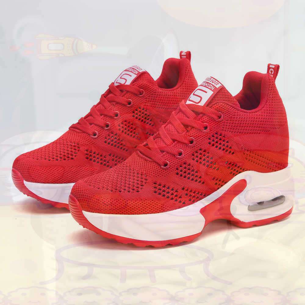 Red Size 36 Shoes Woman Tennis - Vintage Collectible Items のレビューと価格