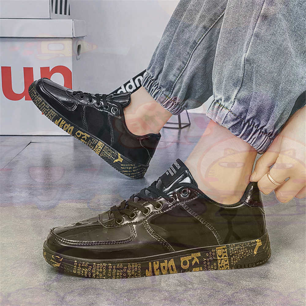 Round Foot Size 45 Sneakers Wh - Small Vintage Collectible Items のレビューと価格